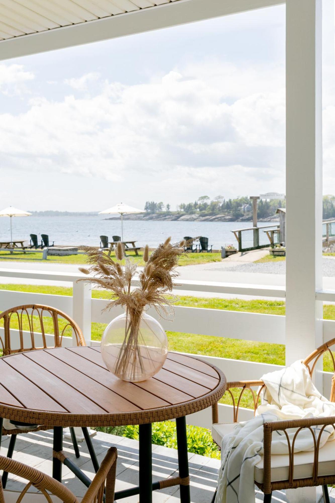 Bluebird Ocean Point Inn Eksteriør billede